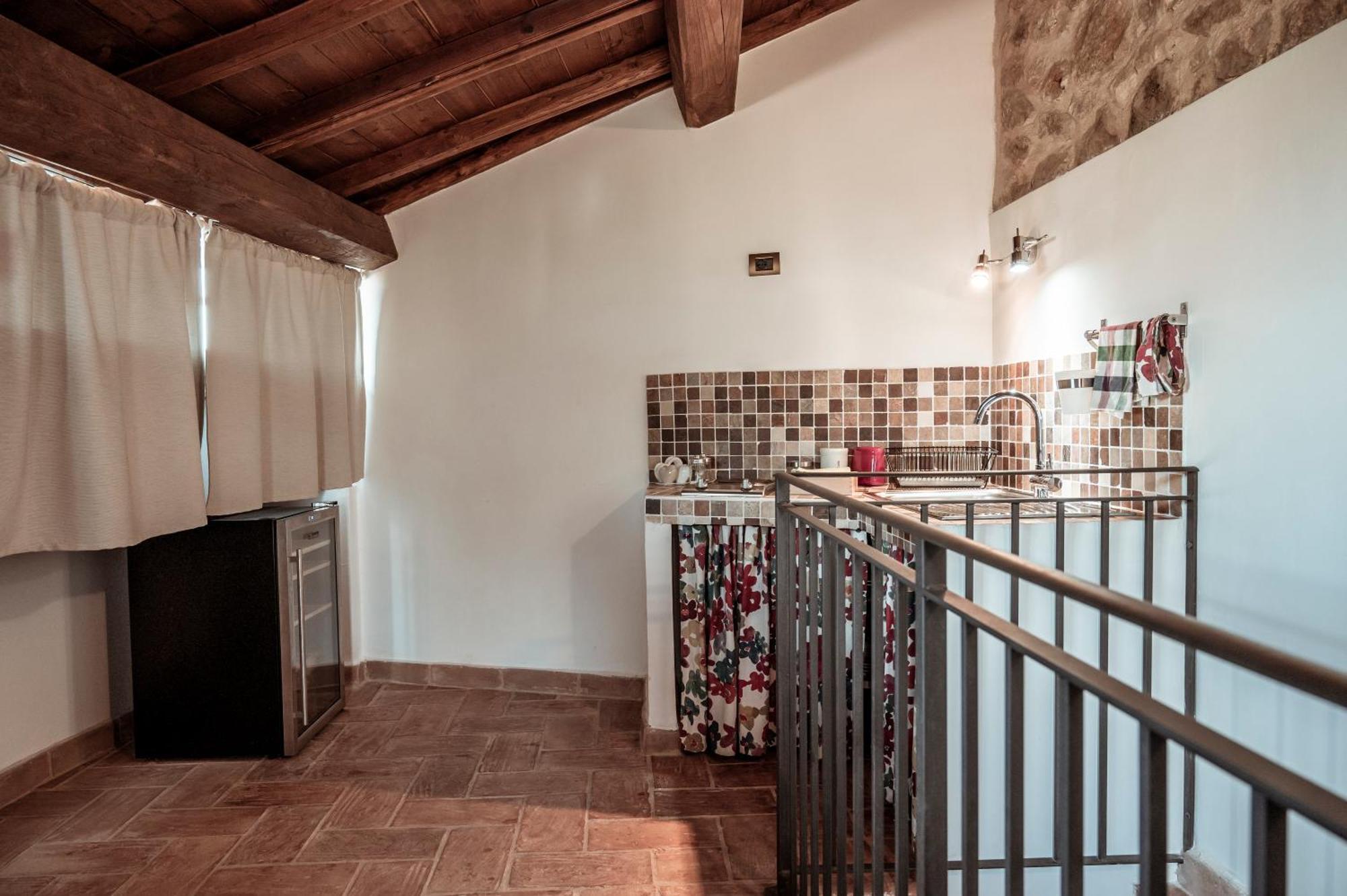 Locanda Persei Prossedi Bagian luar foto
