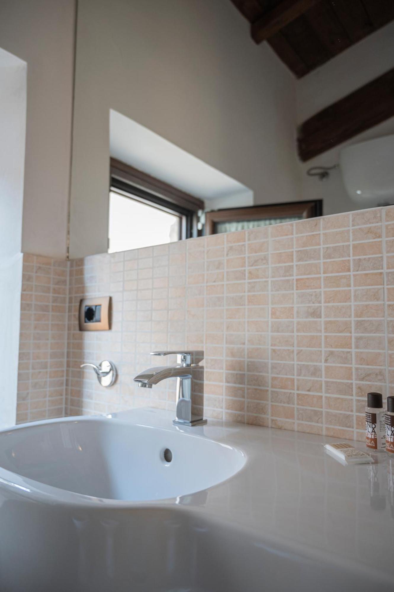 Locanda Persei Prossedi Bagian luar foto